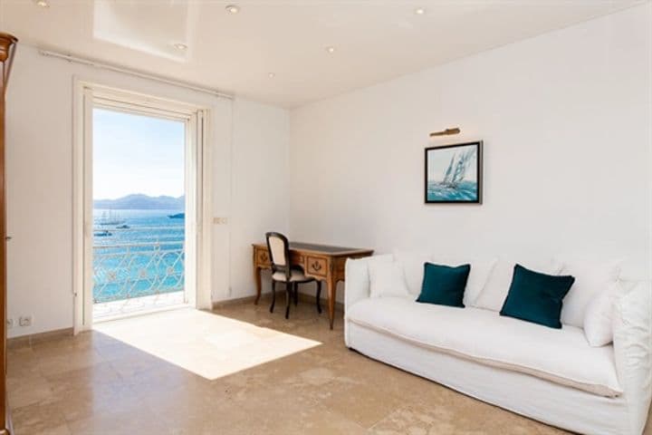 4 bedrooms building for sale in Cannes, France