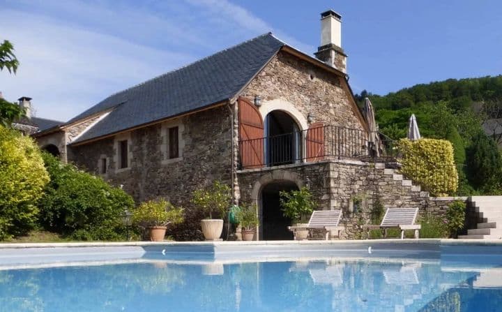 6 bedrooms house for sale in  France