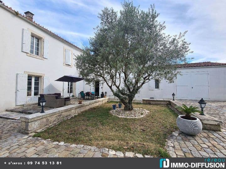 6 bedrooms house for sale in LA ROCHELLE, France