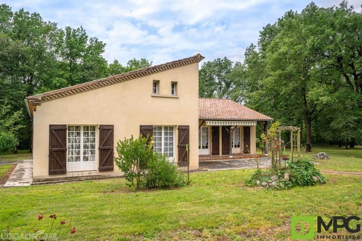 5 bedrooms house for sale in  France