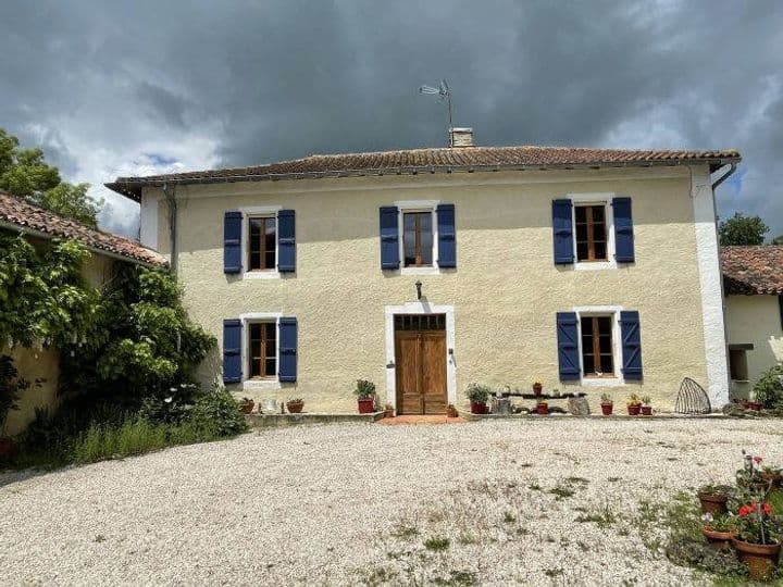 4 bedrooms house for sale in  France