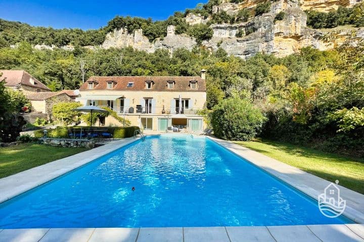 4 bedrooms house for sale in  France