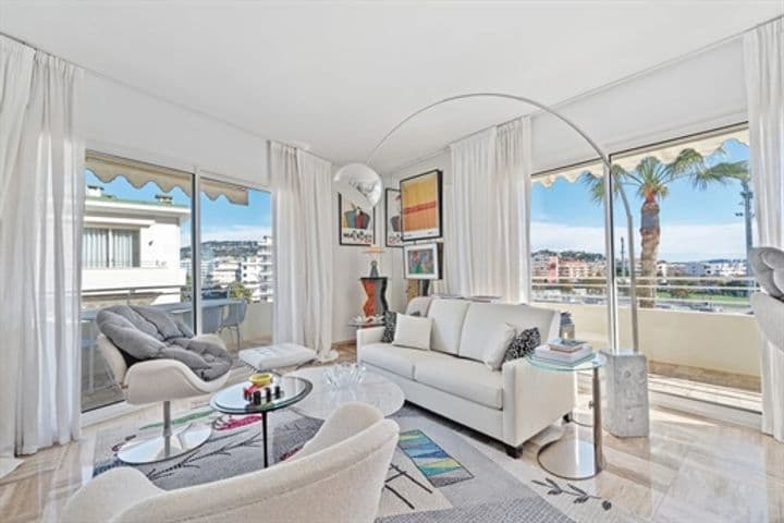 2 bedrooms apartment for sale in Cannes, France