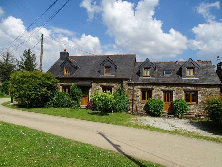 5 bedrooms house for sale in Plonevez-du-Faou, France