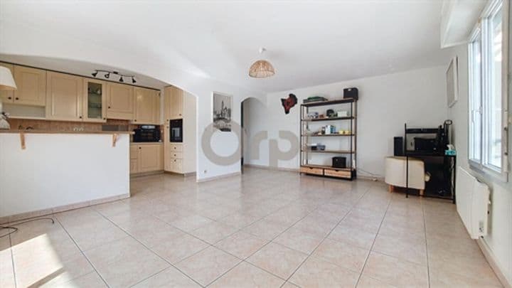 2 bedrooms apartment for sale in Frejus, France