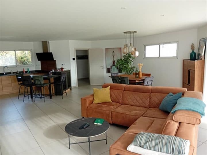 3 bedrooms house for sale in Nay, France