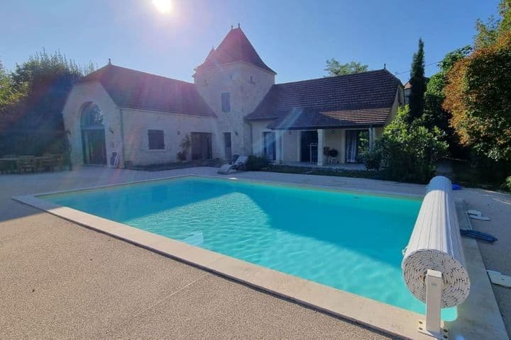 5 bedrooms house for sale in  France