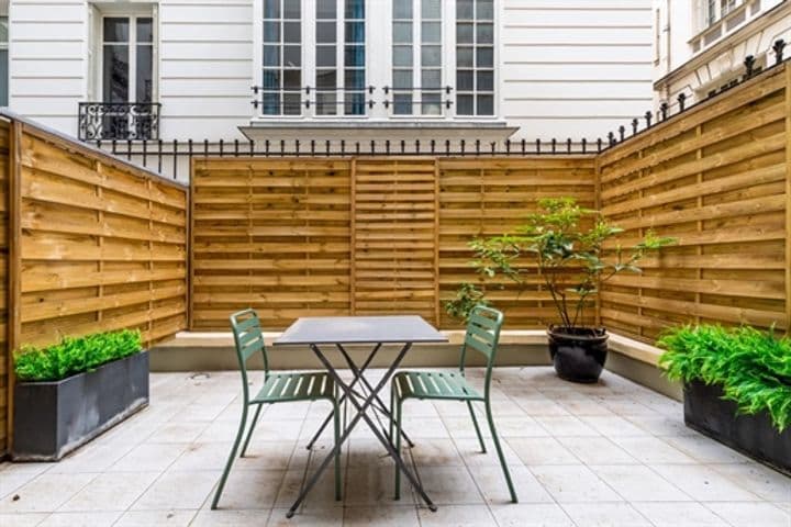 2 bedrooms apartment for sale in Paris 7eme, France