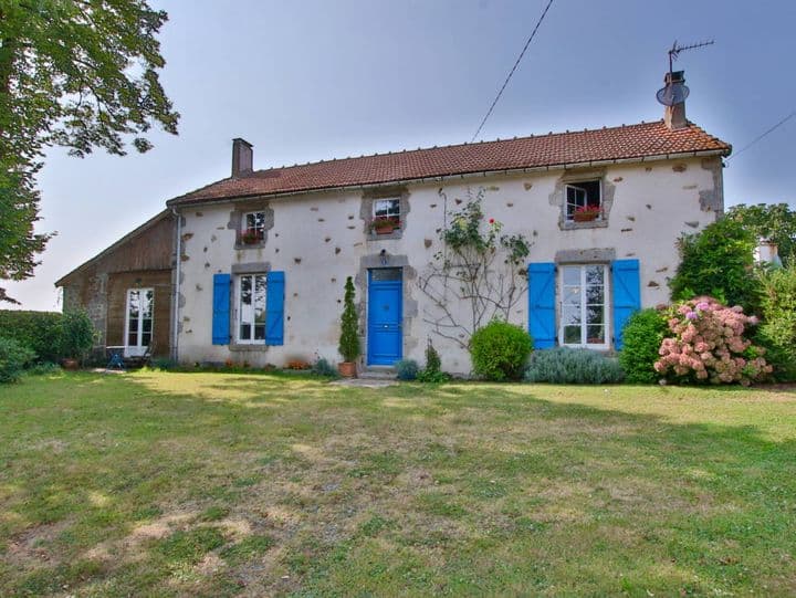 3 bedrooms house for sale in vernoux en gatine, France