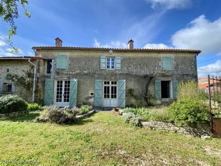 2 bedrooms house for sale in Nanteuil-en-Vallee, France