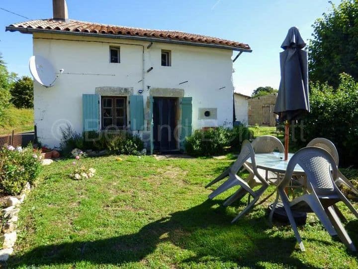 1 bedroom house for sale in Melle, France