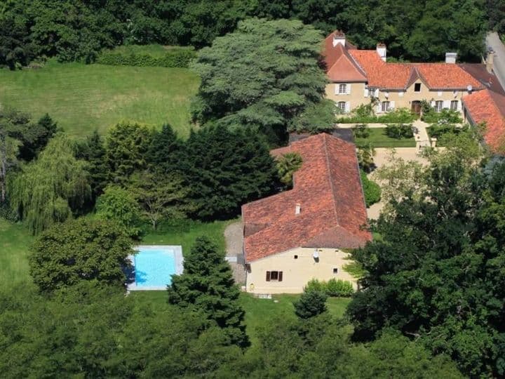 4 bedrooms house for sale in  France