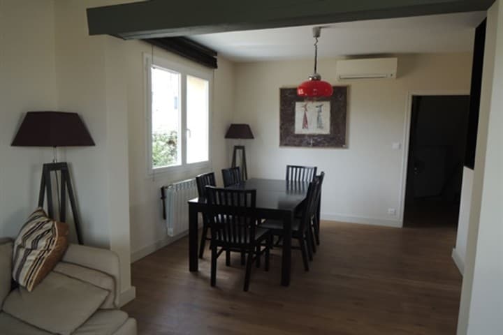 2 bedrooms house for sale in Uzes, France