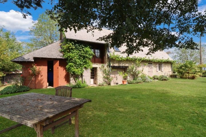 5 bedrooms house for sale in Serandon, France