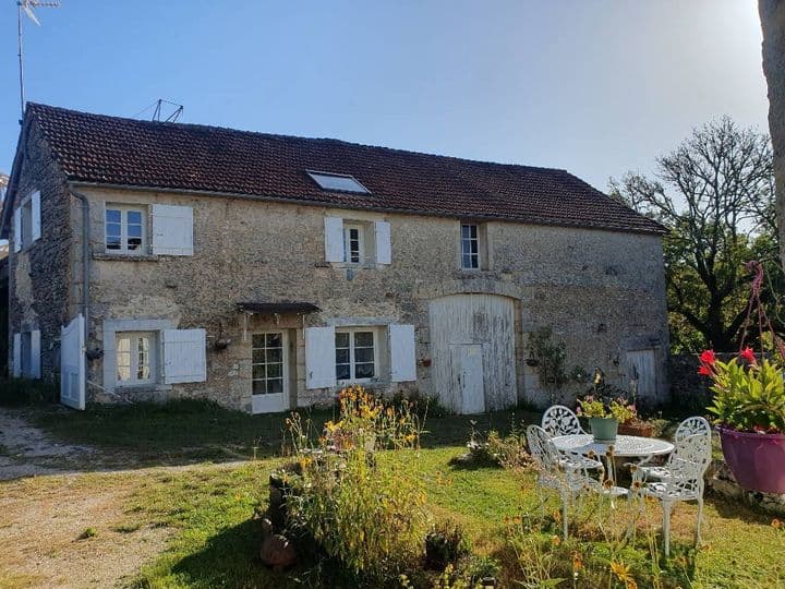 5 bedrooms house for sale in brouchaud, France