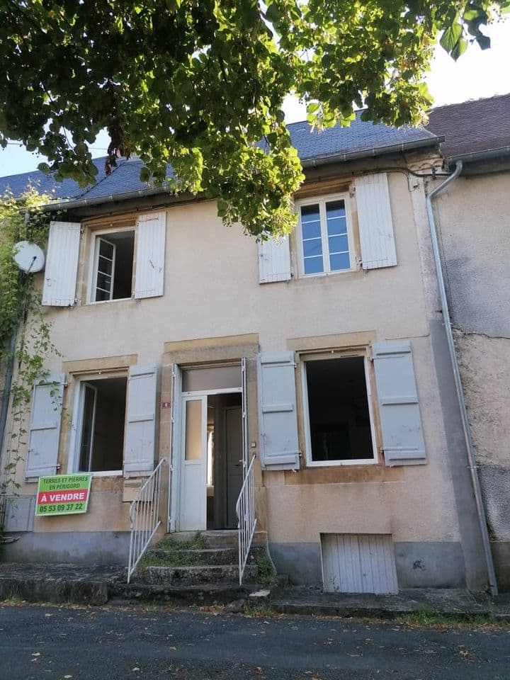 2 bedrooms house for sale in genis, France