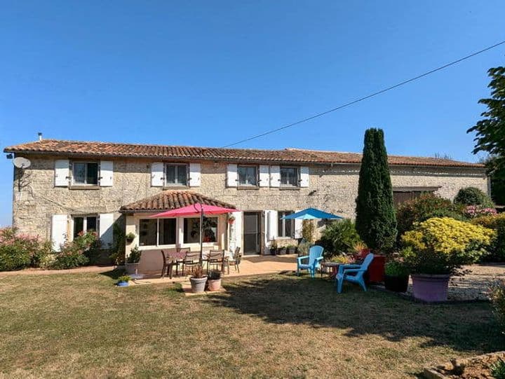 4 bedrooms house for sale in On edge of quiet hamlet, France