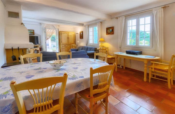 6 bedrooms house for sale in Apt, France