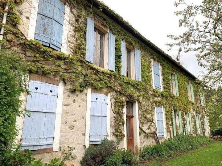 8 bedrooms house for sale in Corbigny, France