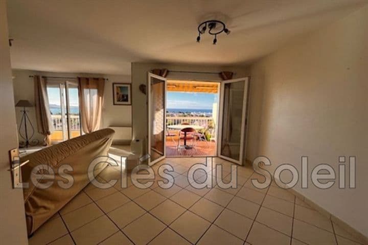 1 bedroom apartment for sale in Bandol, France