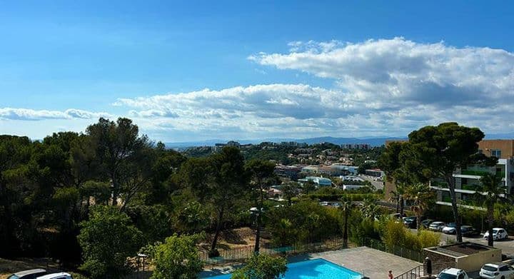 1 bedroom apartment for sale in Saint-Raphael, France