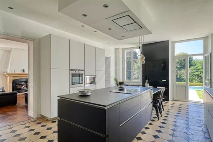 6 bedrooms other for sale in Magny-le-Hongre, France