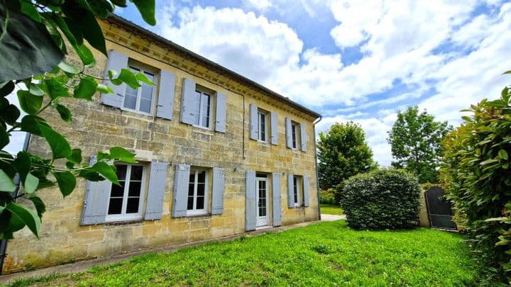 5 bedrooms house for sale in  France