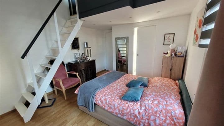 1 bedroom house for sale in Maisons-Alfort, France