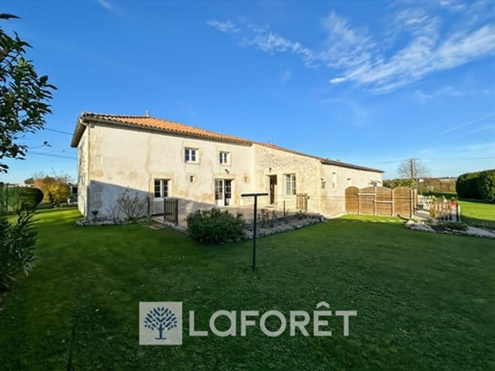 3 bedrooms house for sale in Jonzac, France