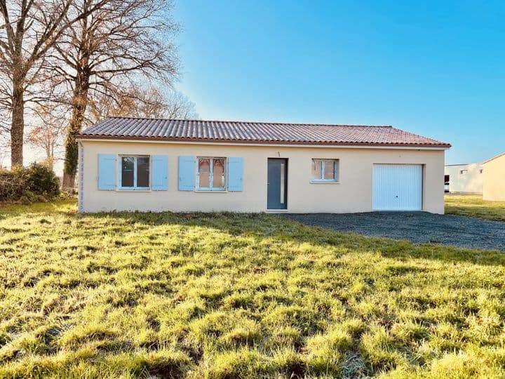 3 bedrooms house for sale in confolens, France