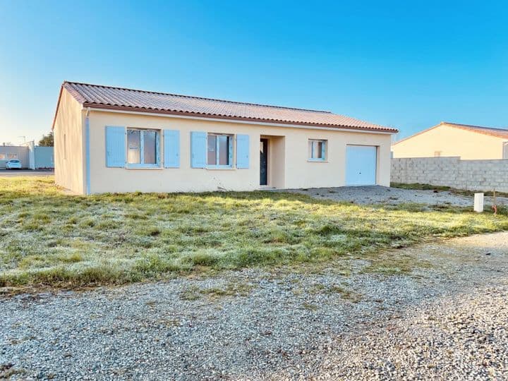 3 bedrooms house for sale in confolens, France