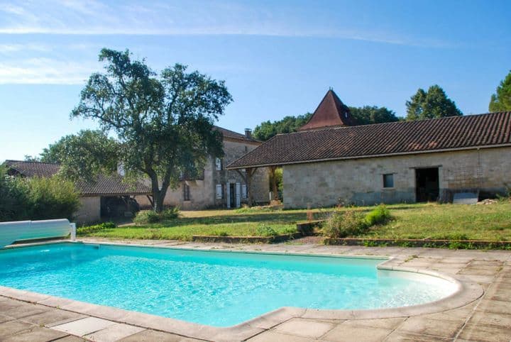 7 bedrooms house for sale in st sardos, France