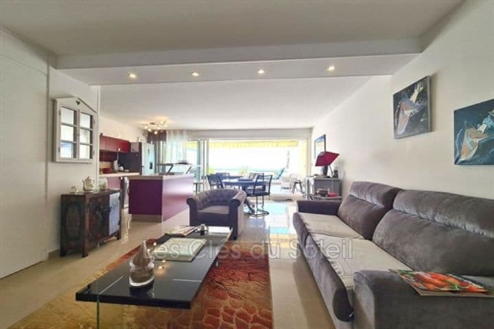 1 bedroom apartment for sale in Bandol, France