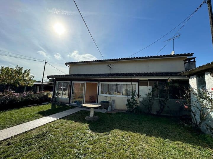 4 bedrooms house for sale in  France