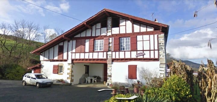 5 bedrooms house for sale in SAINT PEE SUR NIVELLE, France