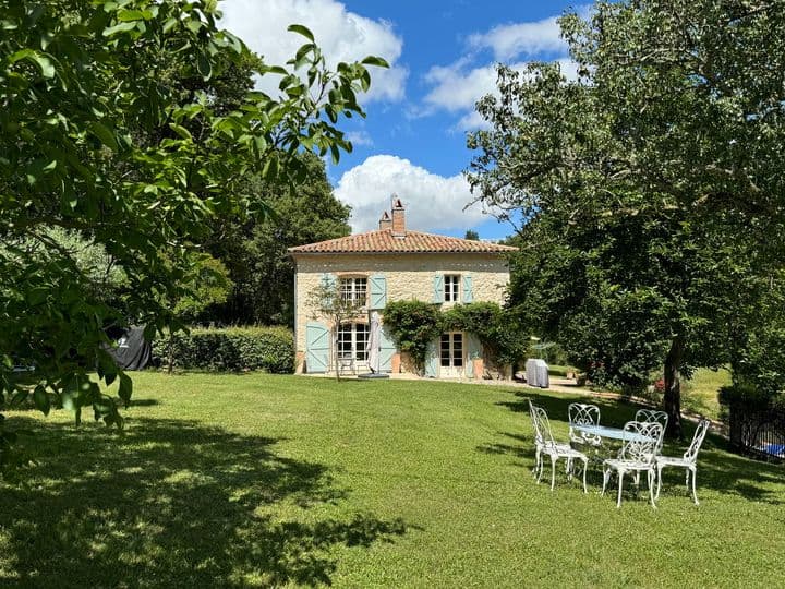 4 bedrooms house for sale in  France