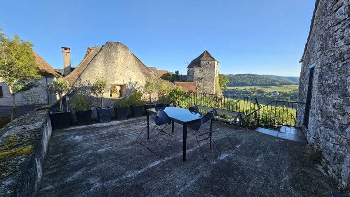 House for sale in CALVIGNAC, France