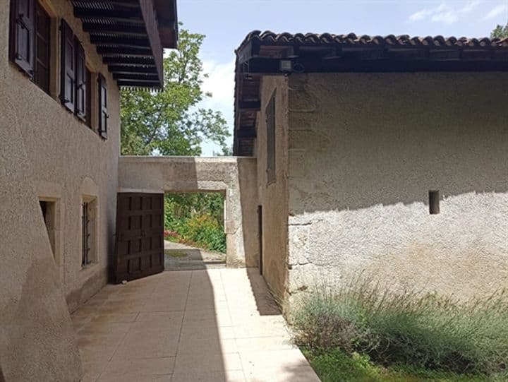 6 bedrooms house for sale in Tullins, France