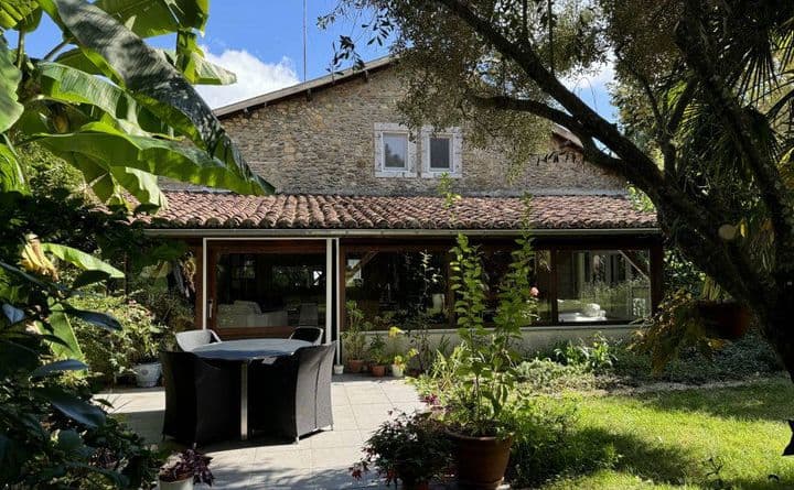 5 bedrooms house for sale in Salies de Bearn, France