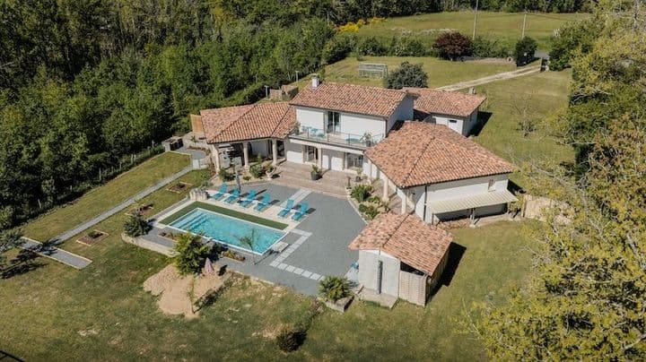 4 bedrooms house for sale in  France