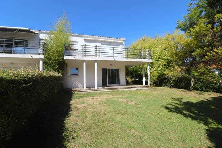 2 bedrooms house for sale in meschers sur gironde, France