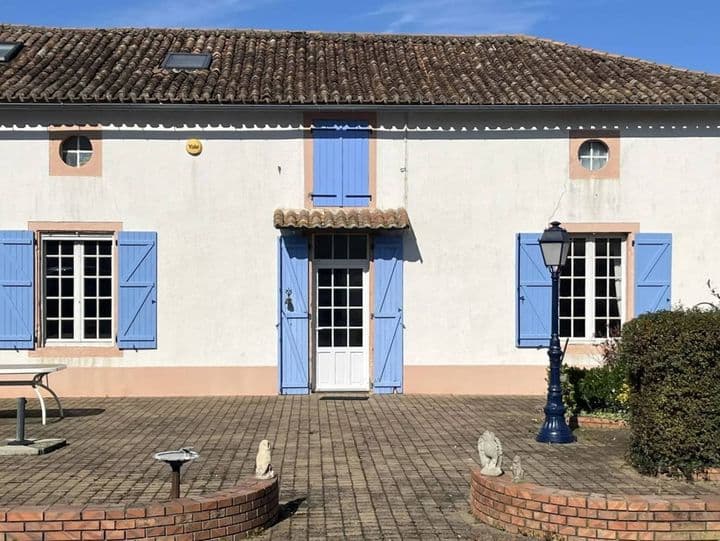 4 bedrooms house for sale in  France