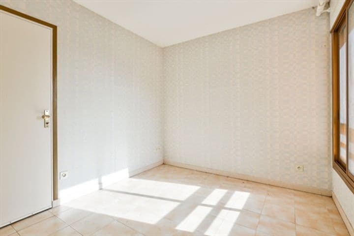 1 bedroom apartment for sale in Aze, France