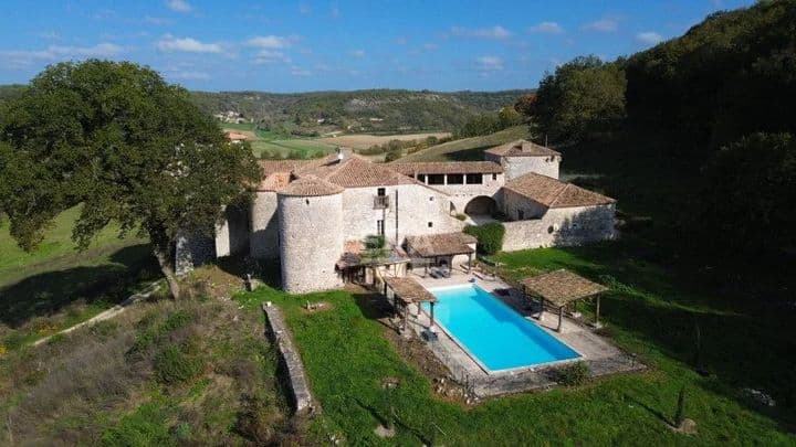 13 bedrooms house for sale in  France