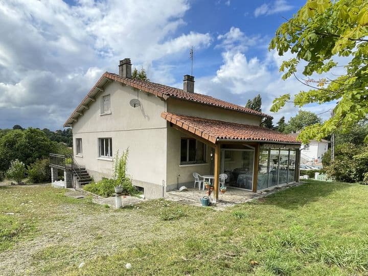 2 bedrooms house for sale in confolens, France