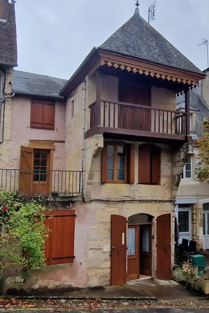 2 bedrooms house for sale in hautefort, France