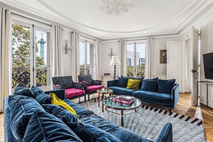 4 bedrooms apartment for sale in Paris 4eme, France