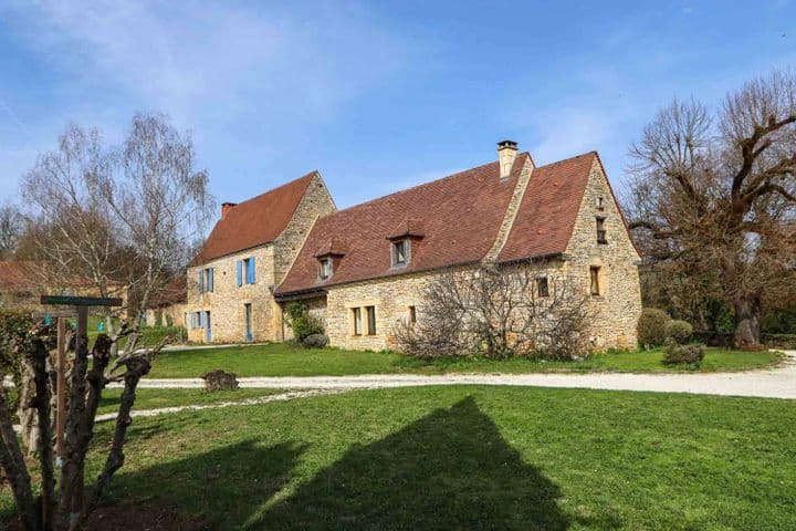 9 bedrooms house for sale in Sarlat-la-Caneda, France