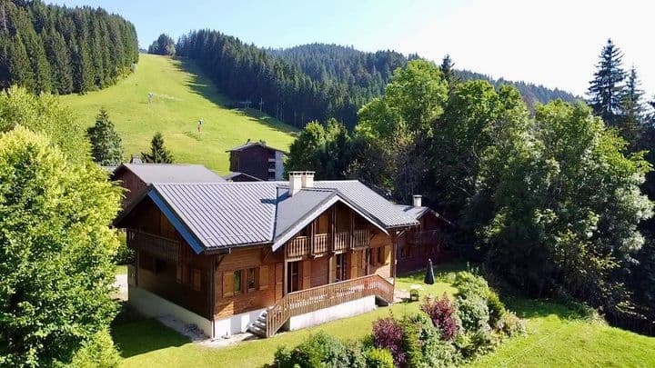 8 bedrooms house for sale in Les Gets, France