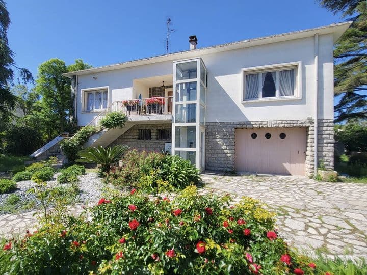 5 bedrooms house for sale in Caux, France